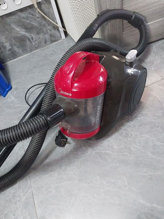 Пылесос    midea