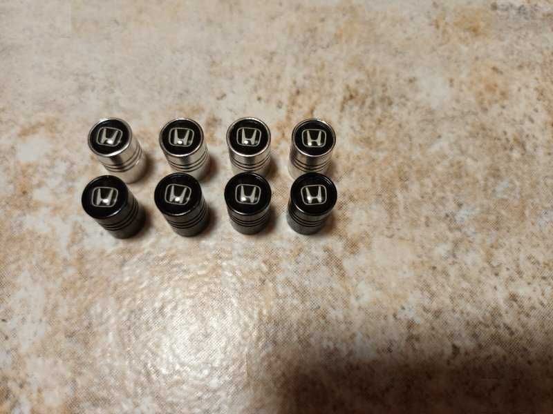 Капачки за винтили 4бр с лого