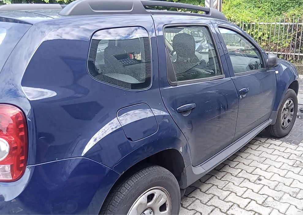 Dezmembrez dacia Duster