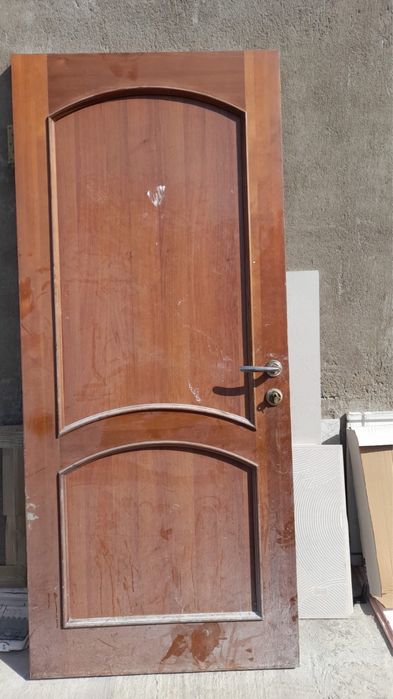 Двери в лучшем состояний