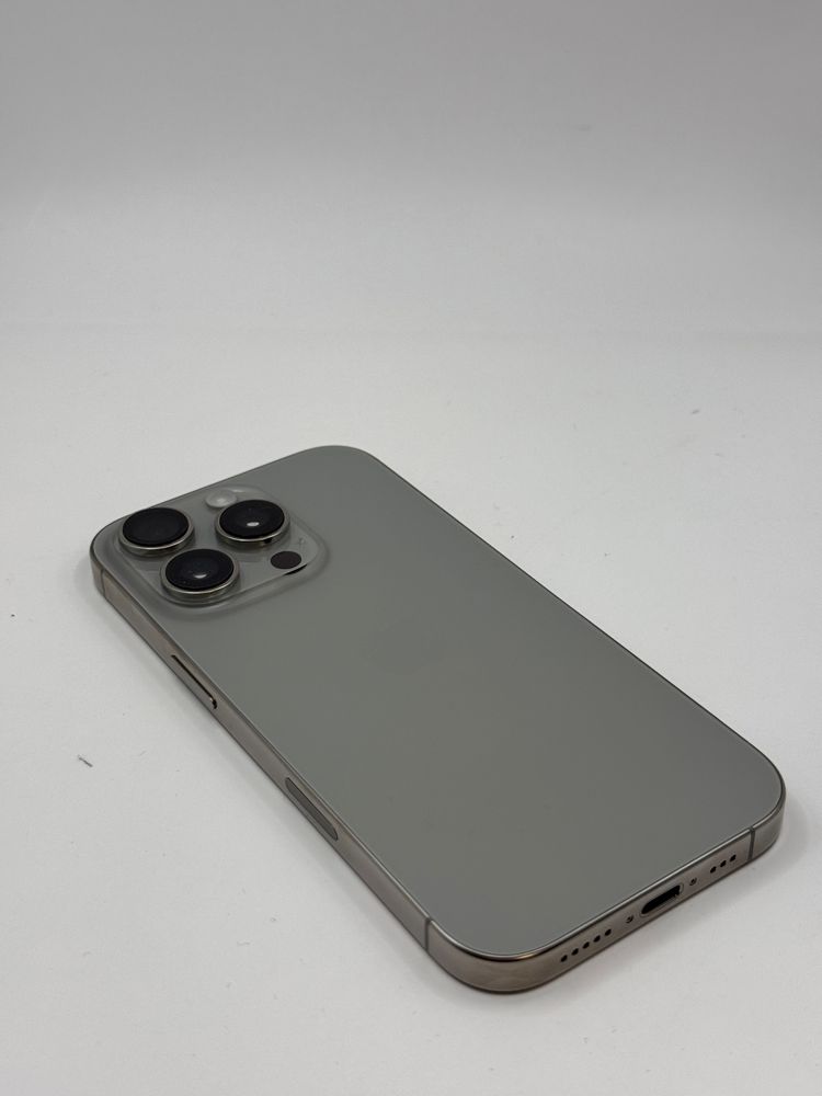 Magazin vinde iphone 16 Pro 256GB 100% Grad B Garantie 24 luni