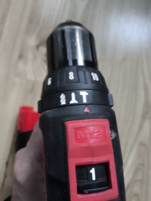 Винтоверт Milwaukee m12 bpd и батерия Milwaukee m12b2