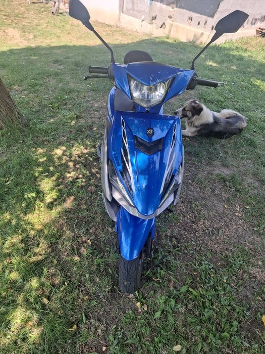 Vând scuter sau schimb pe ATV