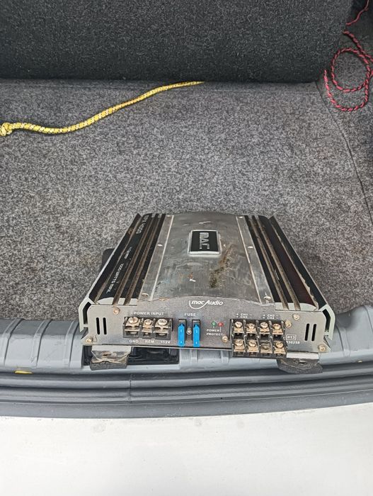 Vând stație+subwoofer auto 1000 wats