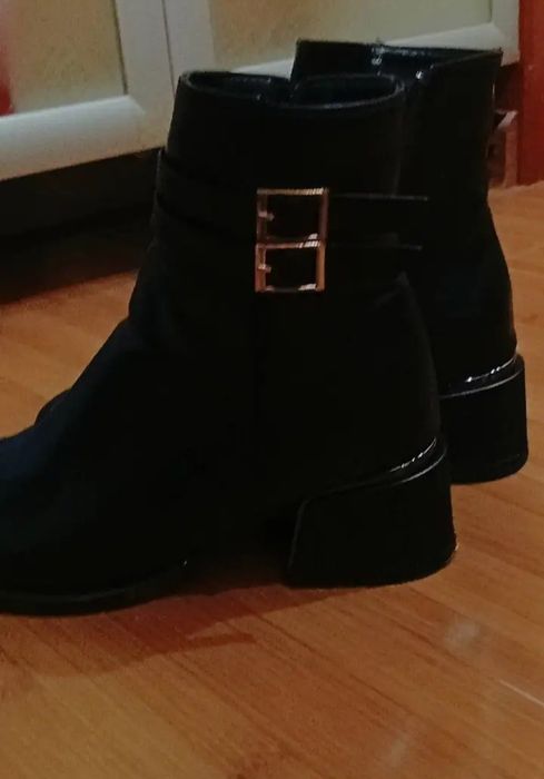 Продам новые полусапожки с мехом