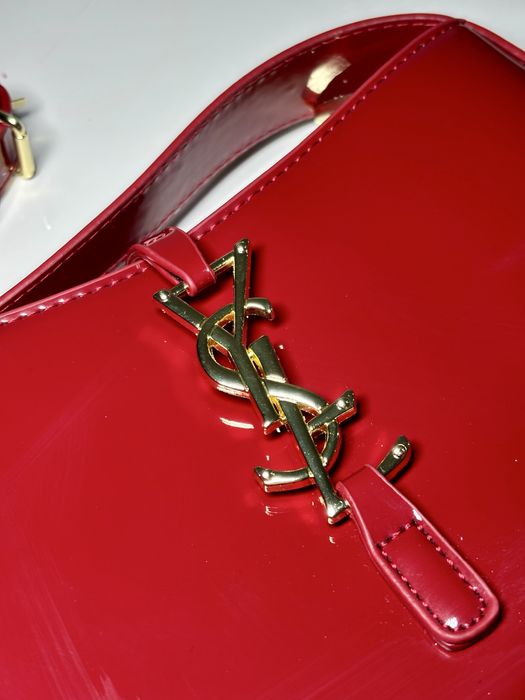 Кожена чанта ivsen loran черна-червена