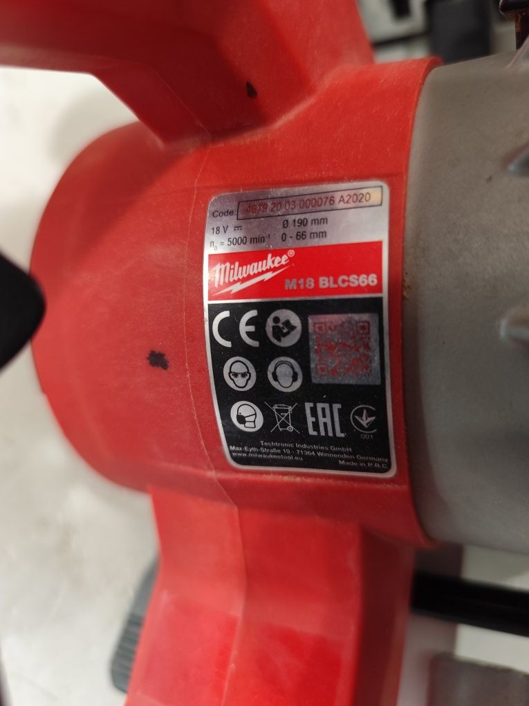 Безчетков акумулаторен ръчен циркуляр Милуоки Milwaukee M18 BLCS66