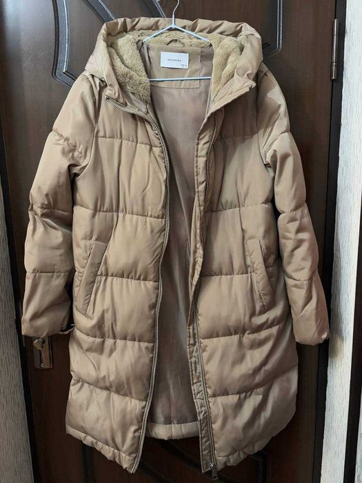 Теплый пуховик Reserved.