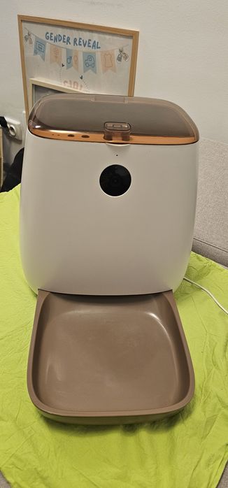 Hrănitor automat pentru câini si pisici cu VIDEO WIFI