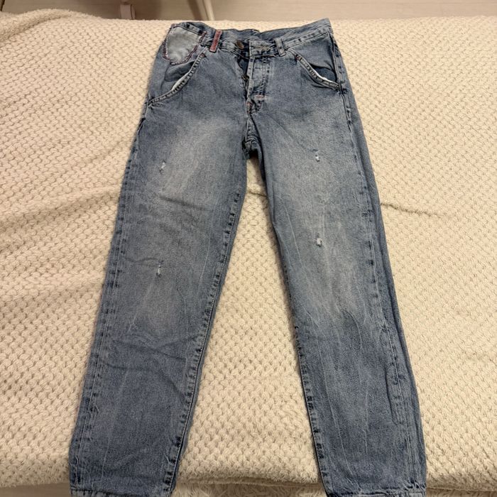 Сини дънки на Pause