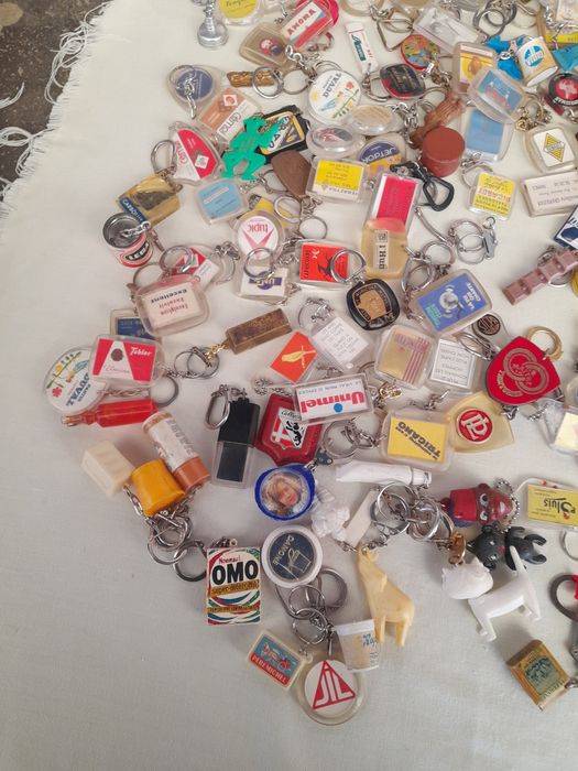 Brelocuri cred ca sunt 200