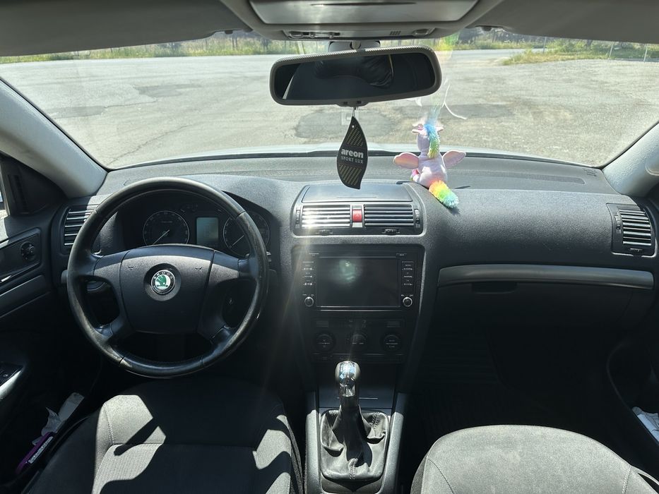 Skoda Octavia II • 1.9 TDI • 131 CP • Navi CarPlay • Xenon • RO • 200