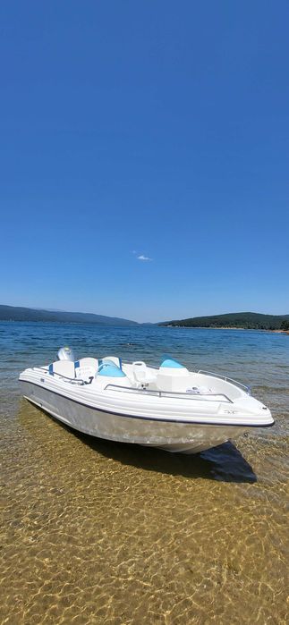 7 местна лодка 150hp Tiburon Inside