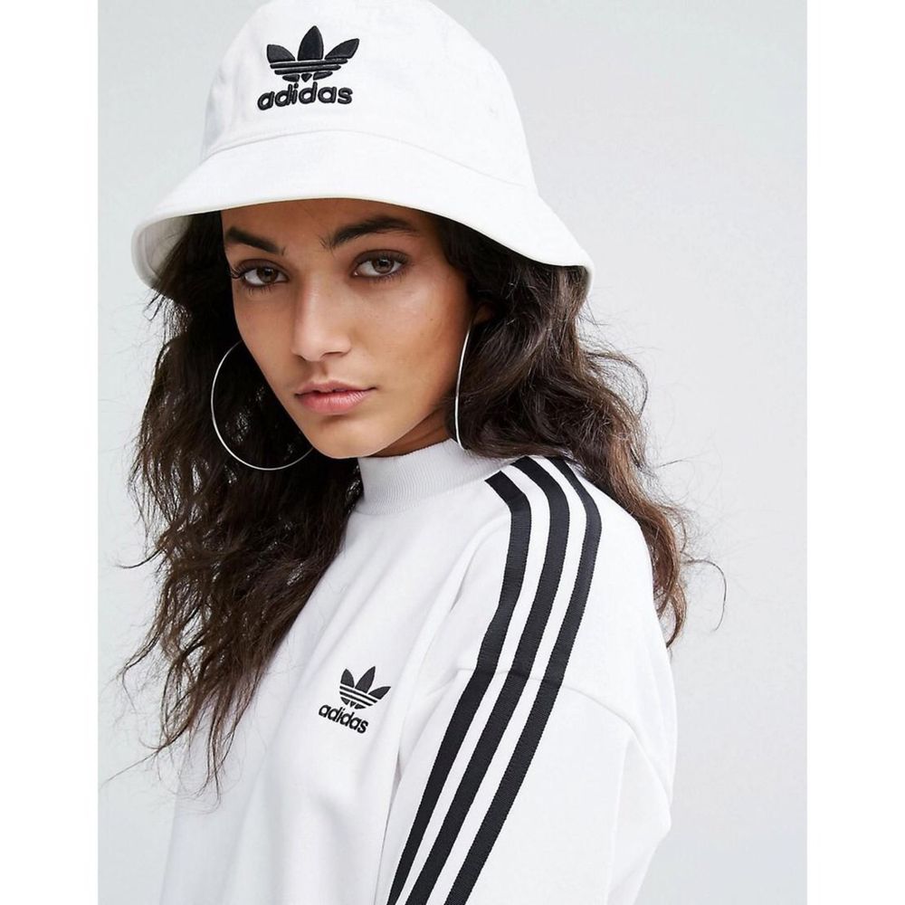 НОВИ Adidas Originals Bucket Hat ОРИГИНАЛНА шапка идиотка