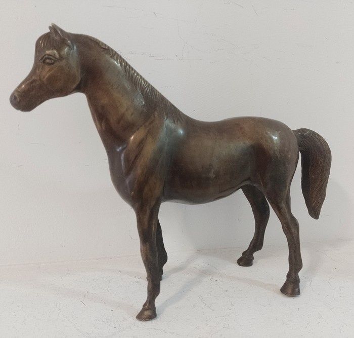 Sculptura cal realizat din bronz masiv,piesa cu o lucrătură deosebita,