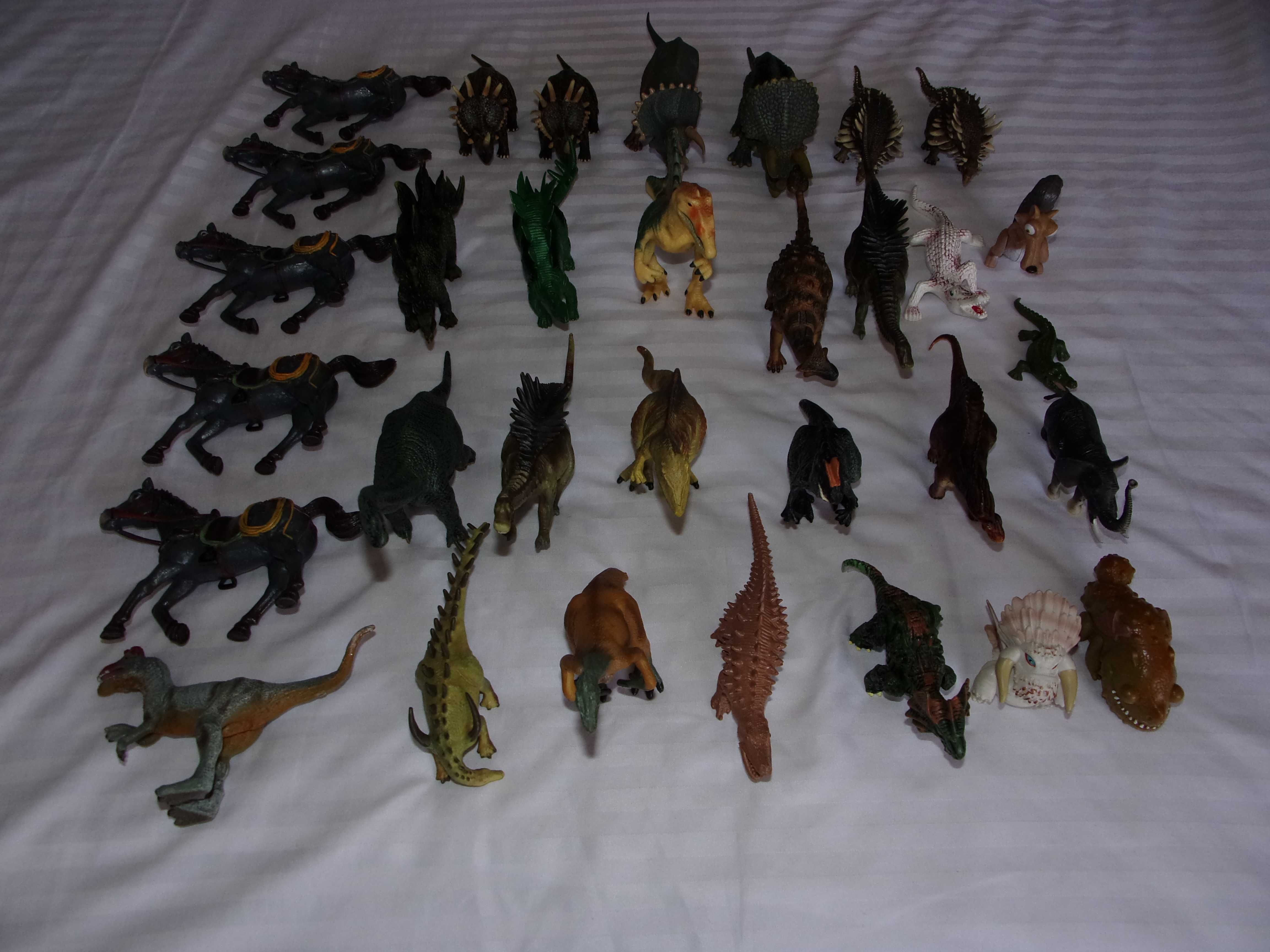 Jucarii (dinozauri,caluti) din plastic Originale