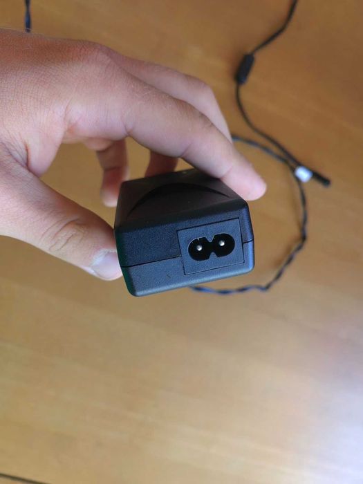 Продавам китарен процесор Boss GX-100 + подаръци