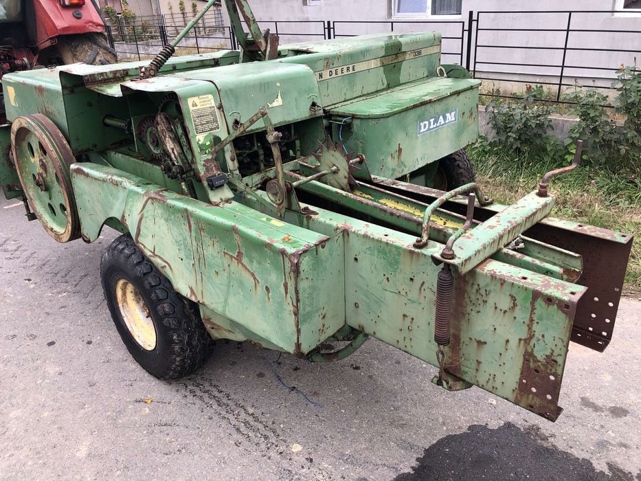 Presa de balotat John Deere 336