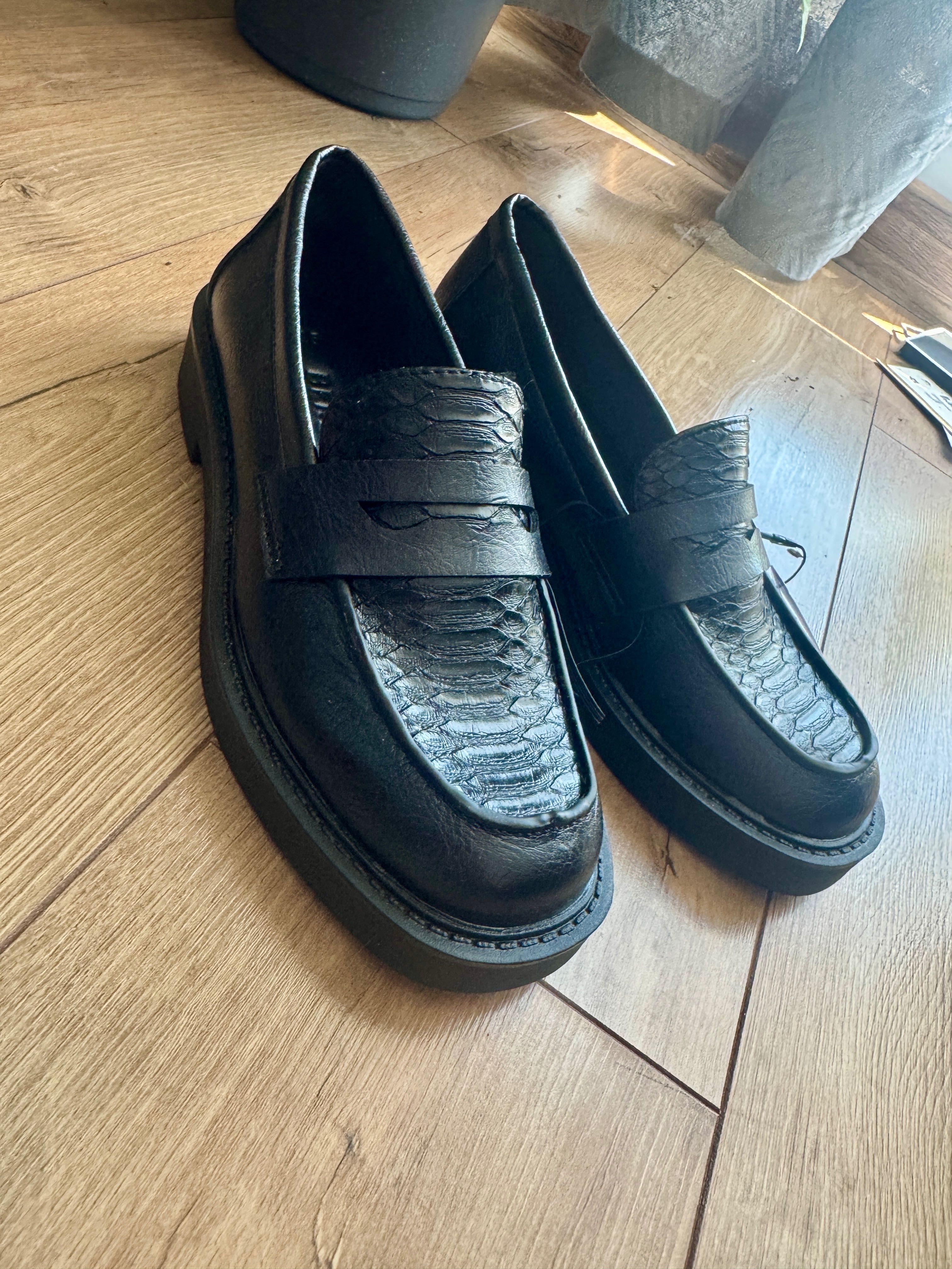 Дамски лоуфъри Bershka