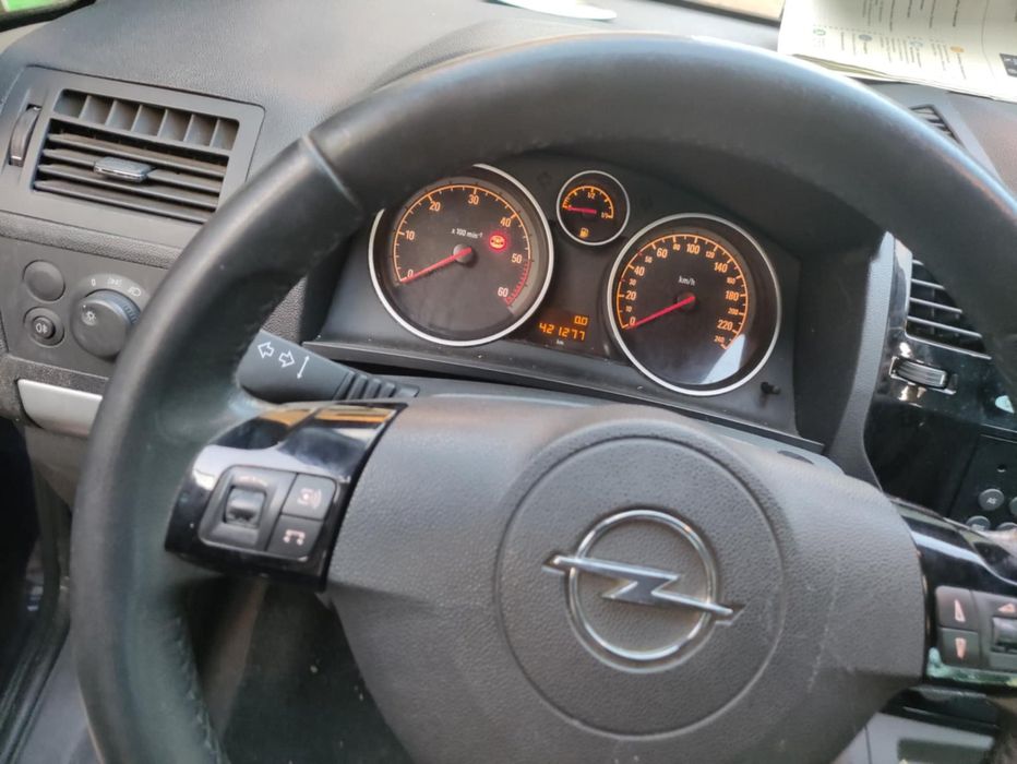 НА ЧАСТИ Опел Зафира Б 1.9cdti 120к.с