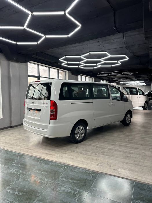 JAC M3 9 Места  минивени