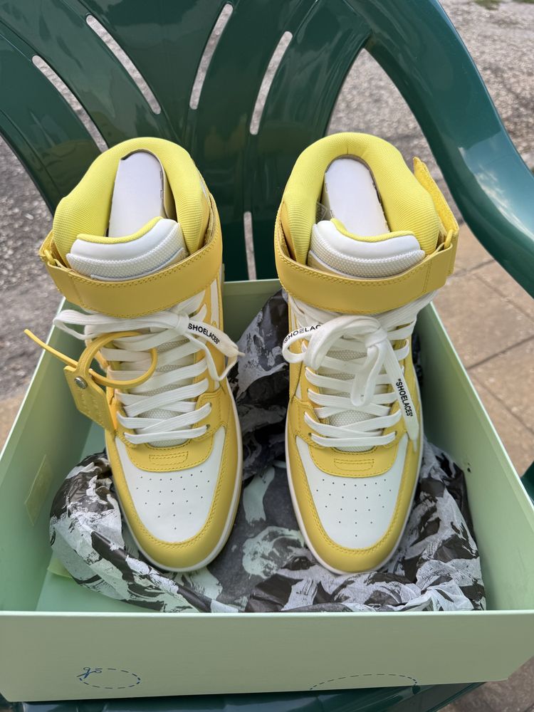 Off-White Out of Office Mid Top