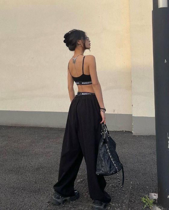 Стилни дамски овърсайз панталони на склад!