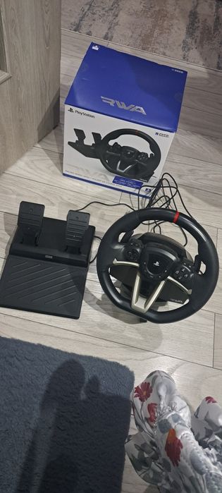 volanul de curse HORI Racing Wheel Apex.