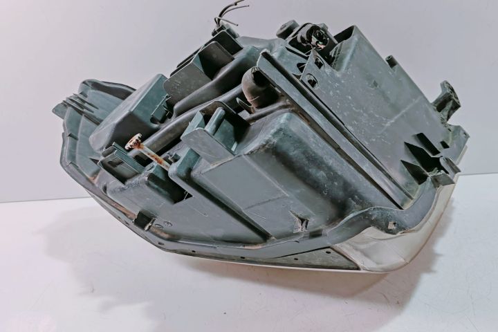 Far  Stanga  cu defect E139984 / 9985 Renault Vel Satis prima genera