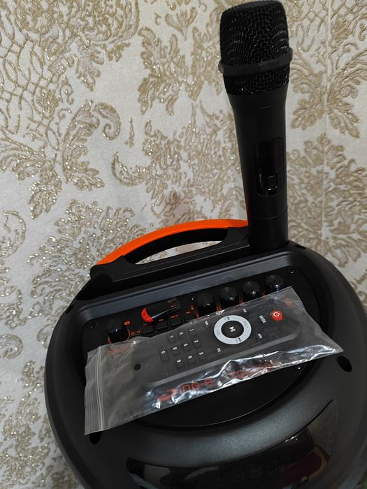 Колонка  с микрофоном