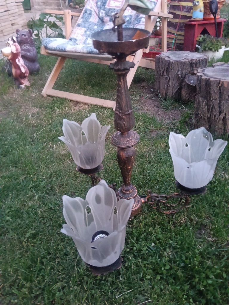 Старинен полилей