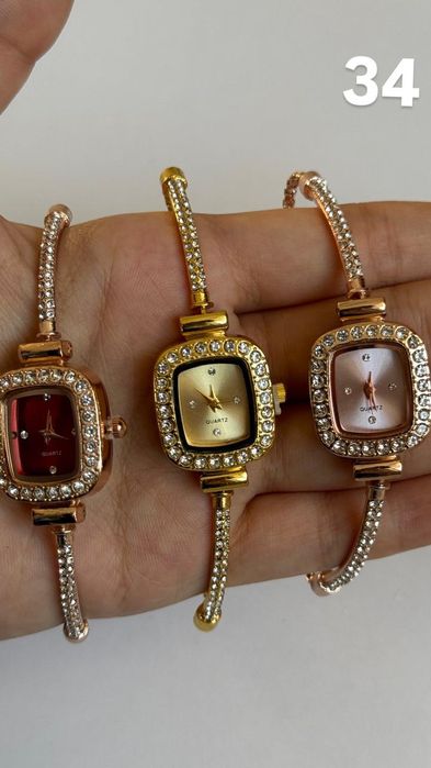 Женские часы с украшениями