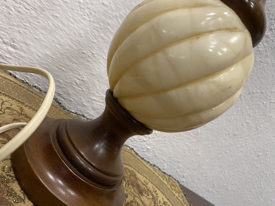 Френска настолна лампа от мрамор и дъб