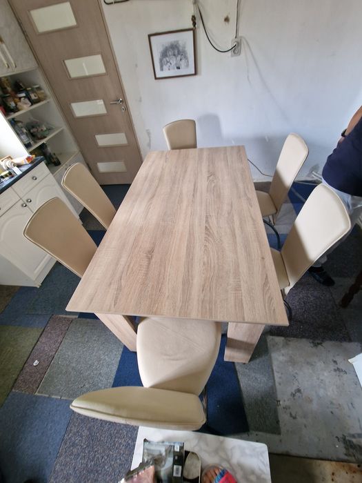 Masa de bucatarie si 6 scaune