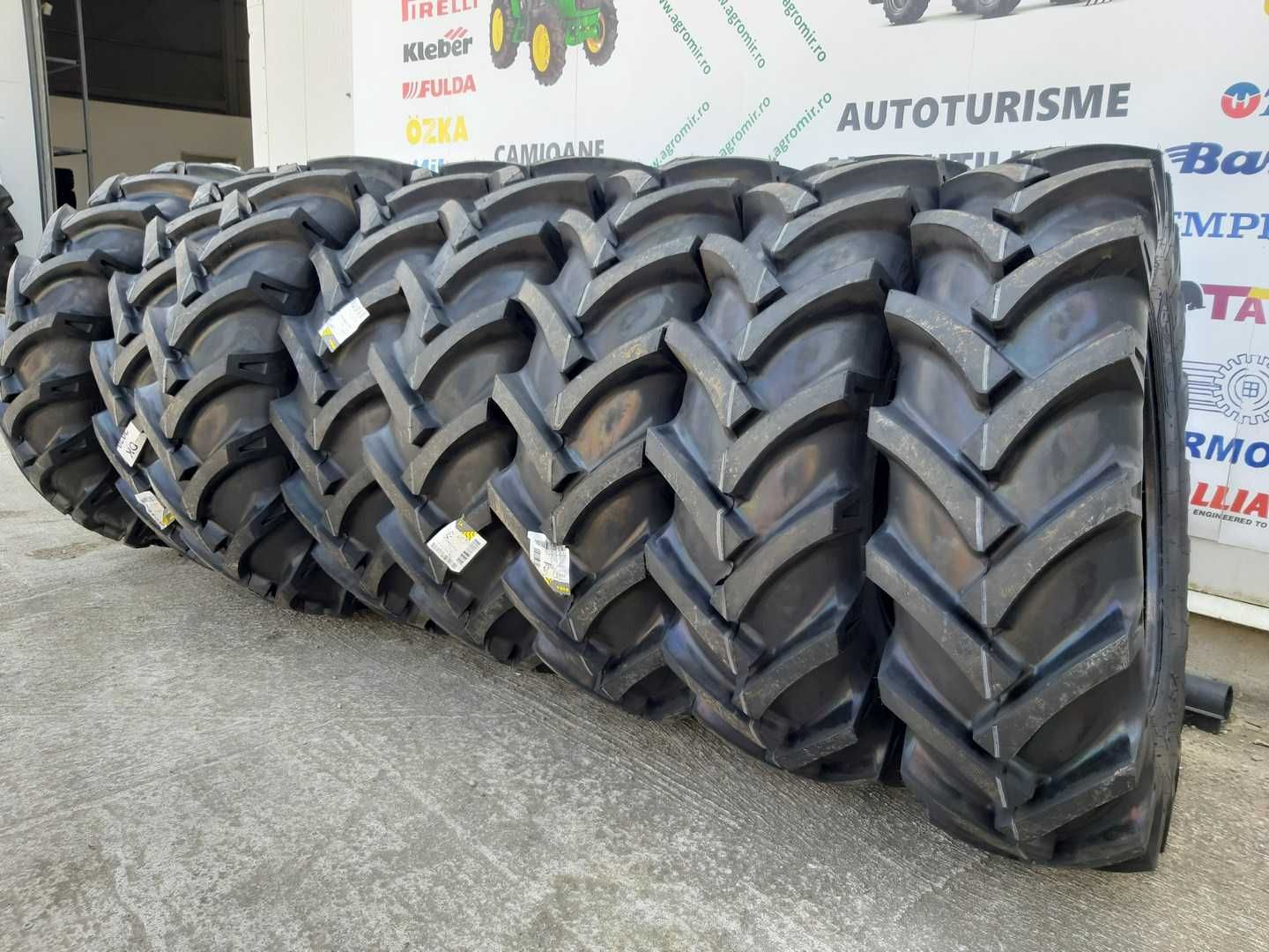 13.6-24 pentru tractor fata cu 8 pliuri anvelope noi marca OZKA