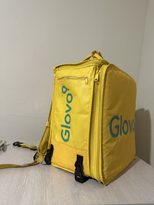 Термосумка-рюкзак для курьера от Glovo