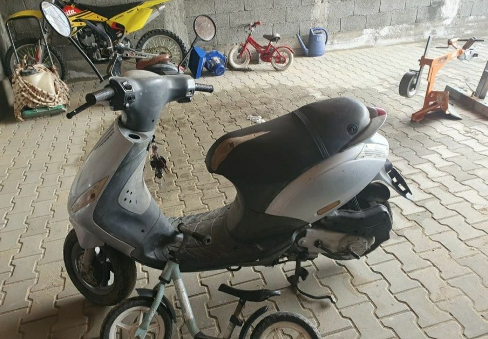 Vand scuter piaggio zip 4t