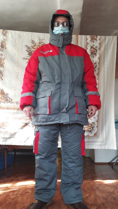 Продам куртку костюм зимний 50-52 раз.Фирма "Техновид".Утеплённый.