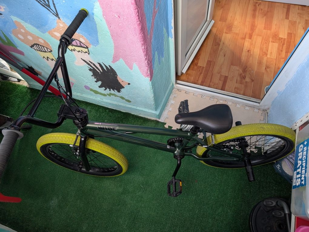 Bicicleta BMX perfect funcțională