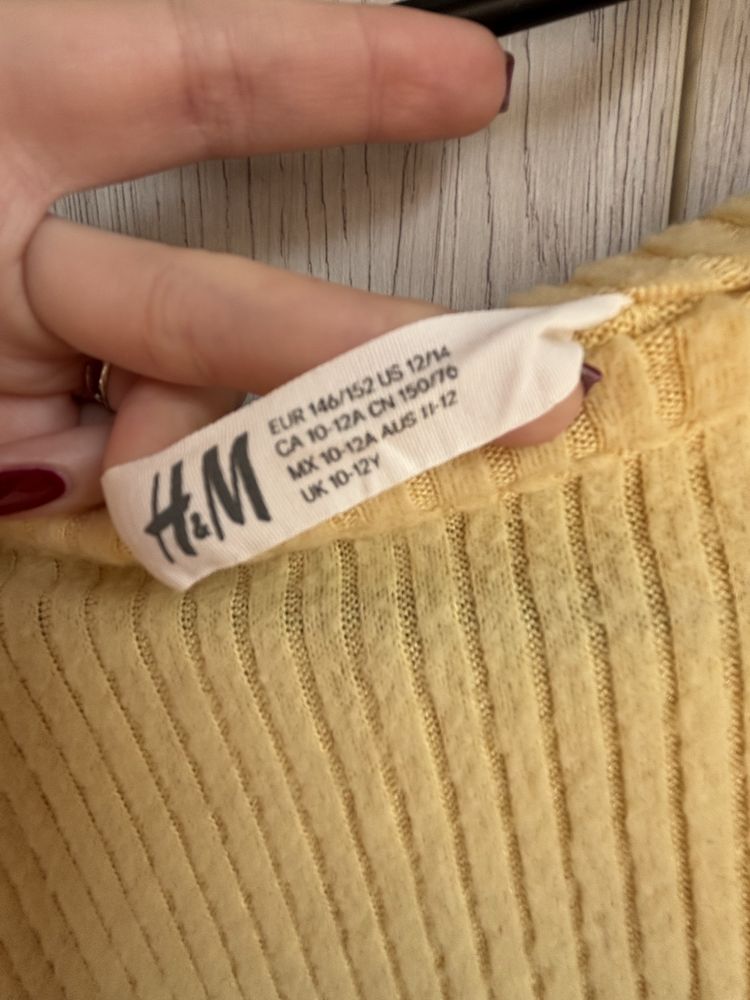 Жълт пуловер H&M