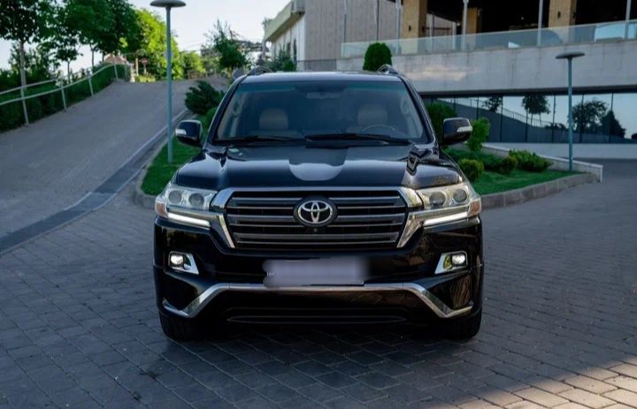 Аренда прокат автомобилей Toyota Land Cruiser 200