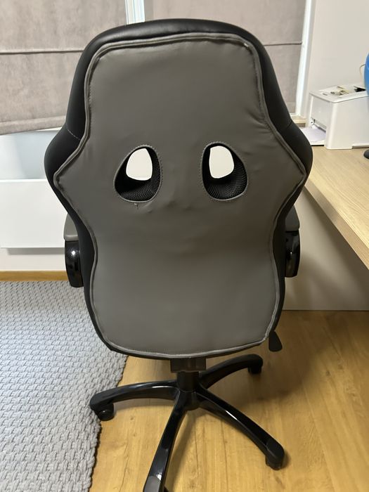 Стол за офис