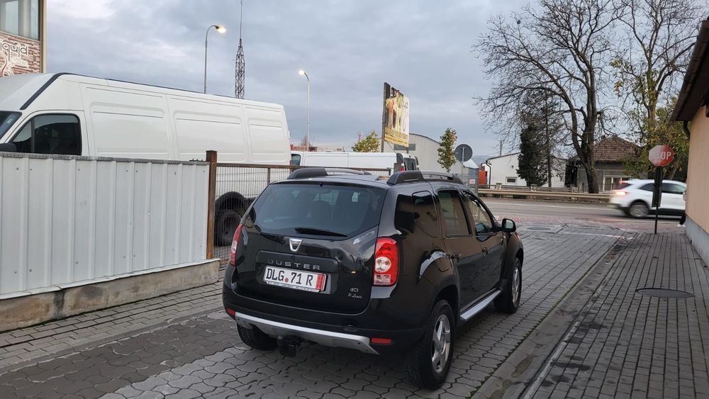 Vând Dacia Duster 4x4 motor 1,5 diesel euro 5 imepcabilă recent adusă