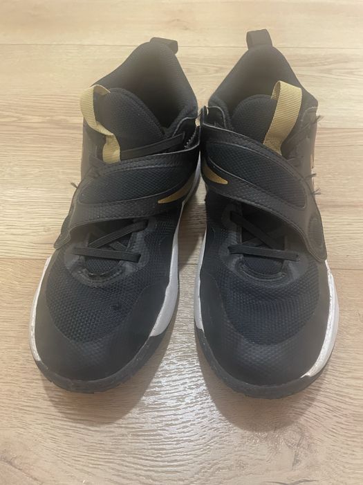 Маратонки Nike husttle