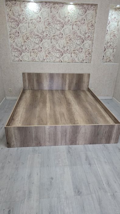 Кровать двуспальная