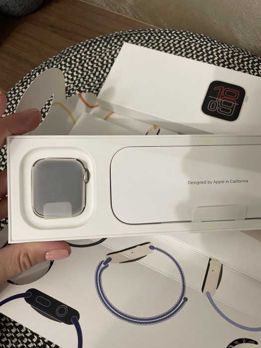 Apple watch SE 3  Starlight