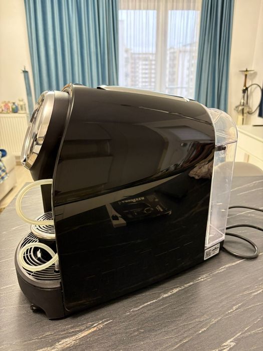 Espressor Lavazza – compact, modern, pentru capsule