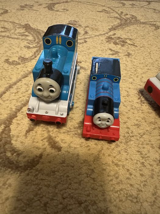 Продам игрушки Томос