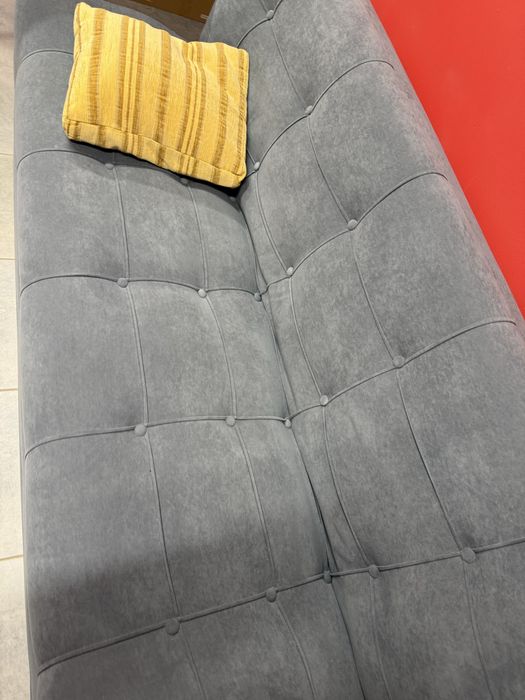 Диван серый прямой