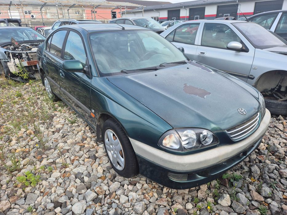 Dezmembrez Toyota Avensis 1.8 benzina , an 1999, cutie manuala